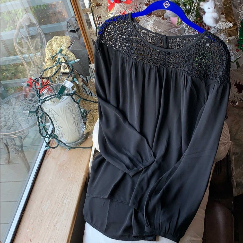 Blouse with lace upper